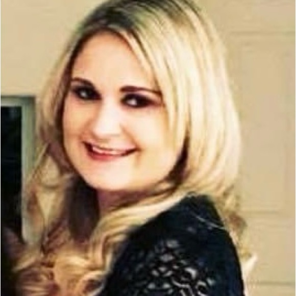 Meet your Posher, Rachel - Picture 2 of 2